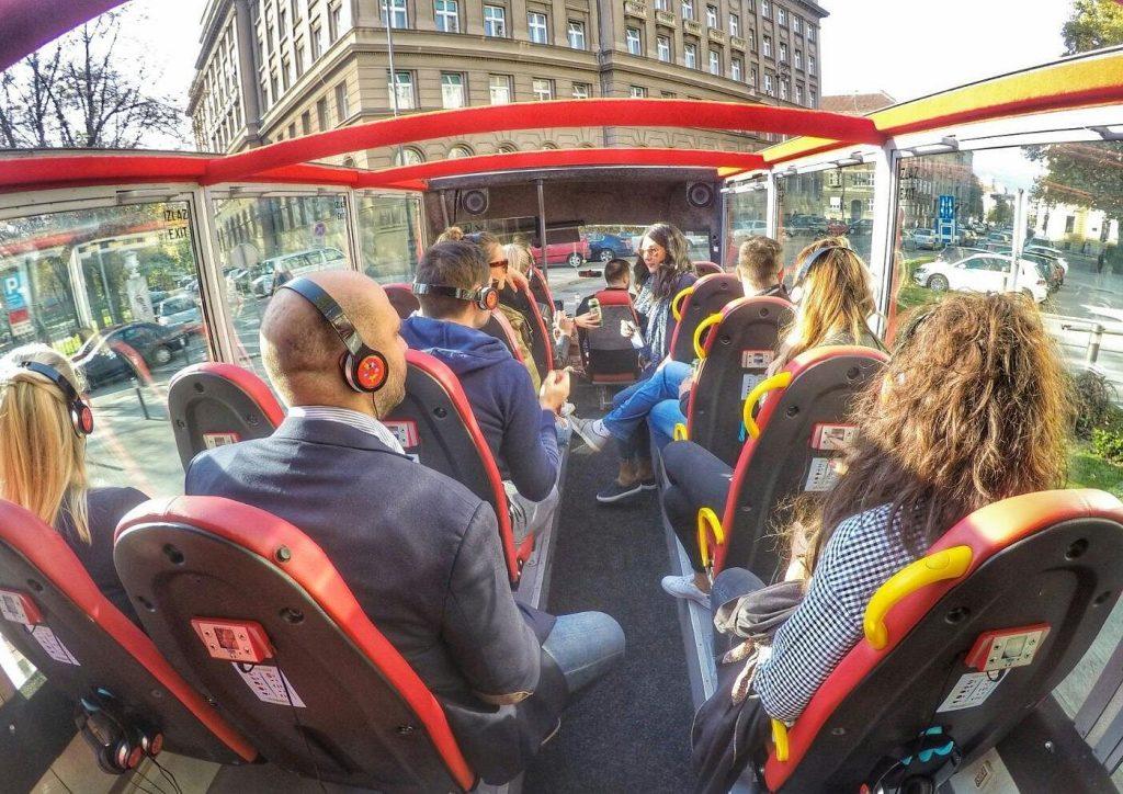 אוטובוס התיירים של זאגרב (Hop On Hop Off bus)- קרדיט לאתר VIATOR