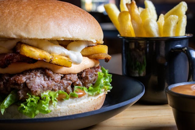 🥩 Burger & Beer Bar Mrav