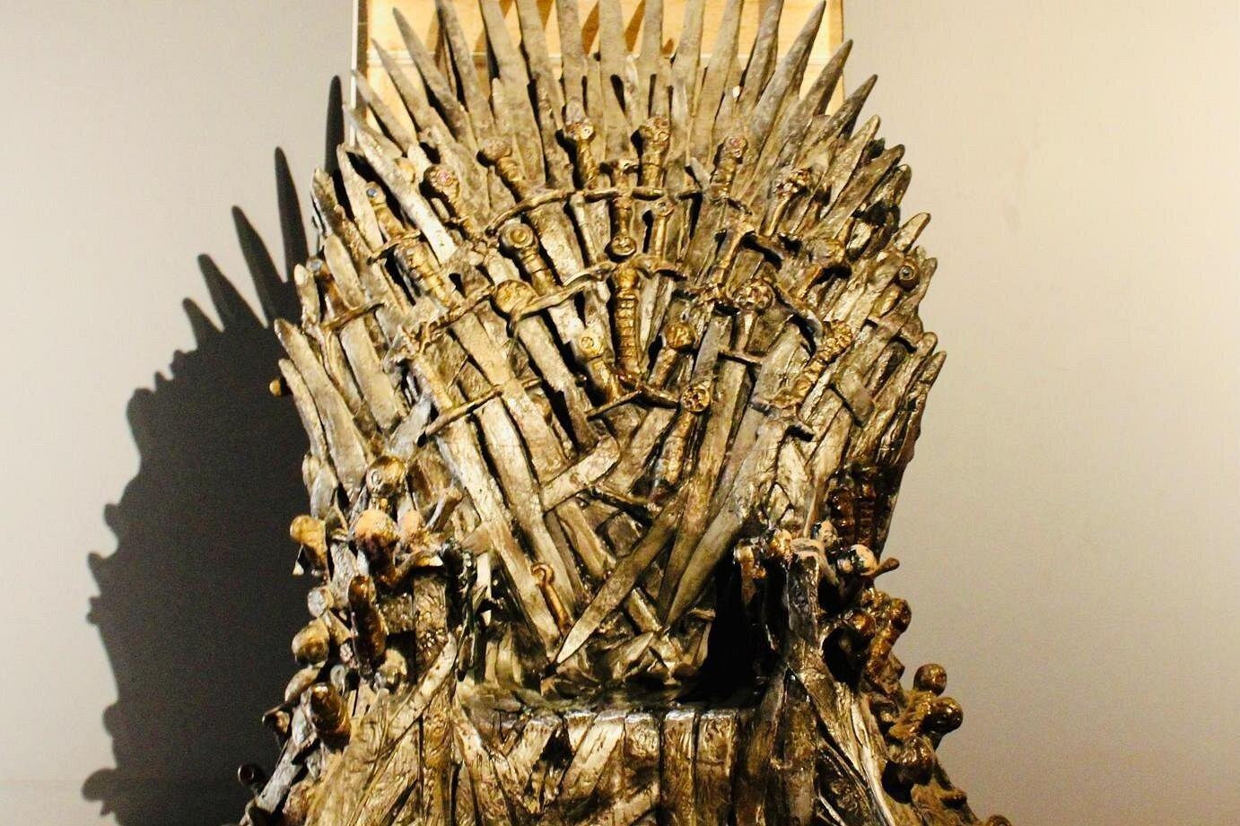 Iron Throne Game of Thrones Lokrum