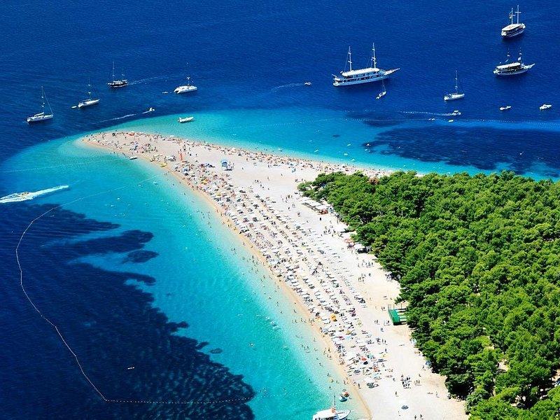 העיירה מקארסקה (Makarska) בקרואטיה- VIATOR