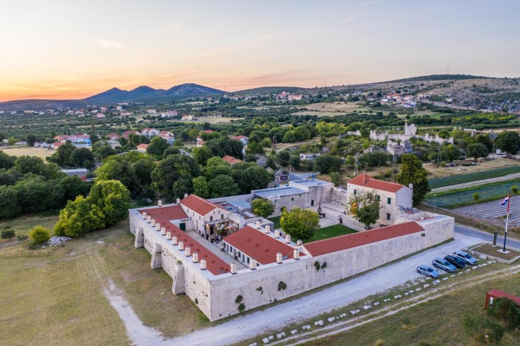 מסקוביצה האן (Maskovica Han)- פנינת מורשת עות’מאנית בקרואטיה- קרדיט לאתר BOOKING