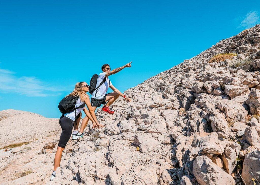 https://www.viator.com/tours/Dalmatia/Lun-by-Bike/d28790-108383P12?pid=P00038800&mcid=42383&medium=link