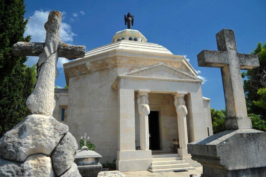 Cavtat- VIATOR